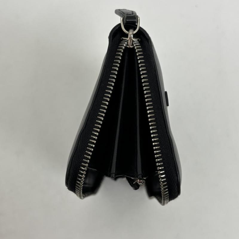 ✨極美品✨フェンディ　長財布　ラウンドファスナー モンスター　バグズ　黒 フェンディ FENDI モンスター バッグ バグズ 二つ折り長財布