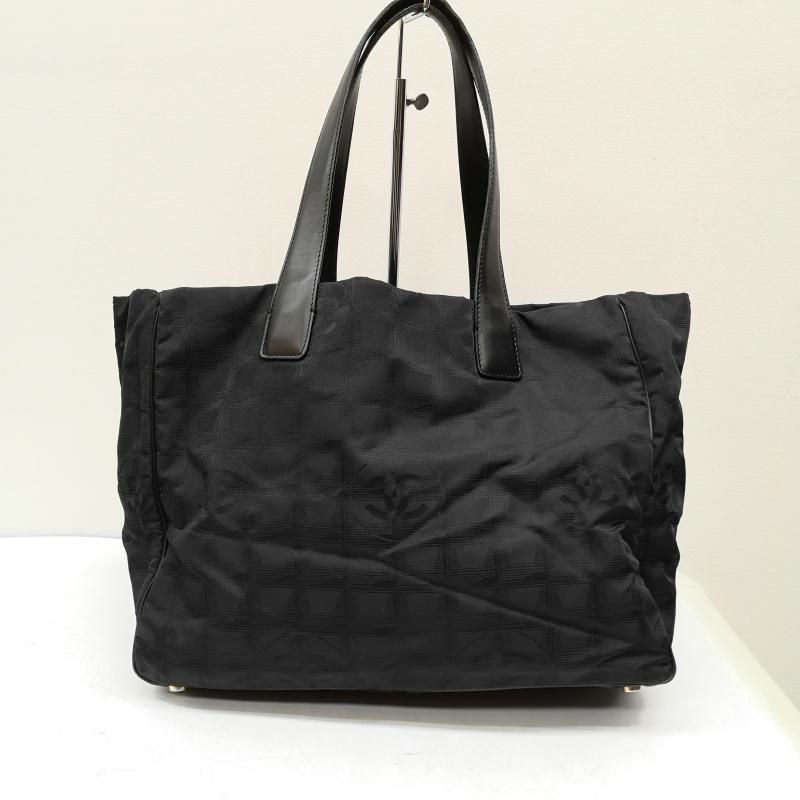 CHANEL ニュートラベルライントートバッグ★ココマーク.ナイロン×レザー シャネル ココマーク ニュートラベルライン トートバッグ 肩掛け A4