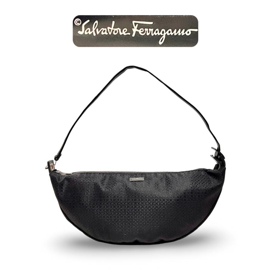 FERRAGAMO Salvatore Ferragamo サルヴァトーレフェラガモ ガンチーニ 