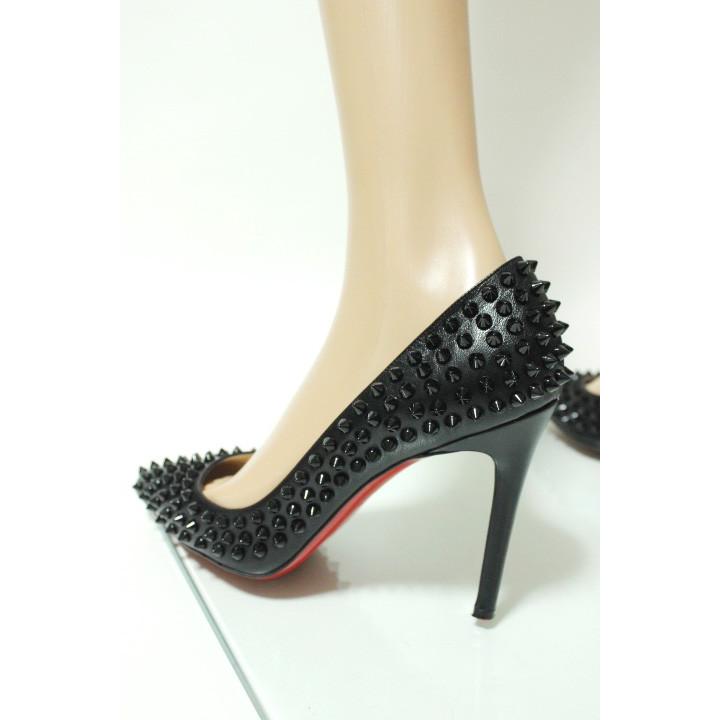 Christian Louboutin クリスチャン ルブタン スパイク レザー ポイン 