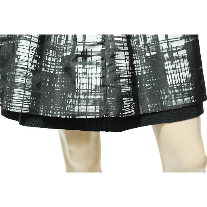 E669 M 38 プラダ プリーツ シワ加工 イタリア製 ひざ丈 レディース