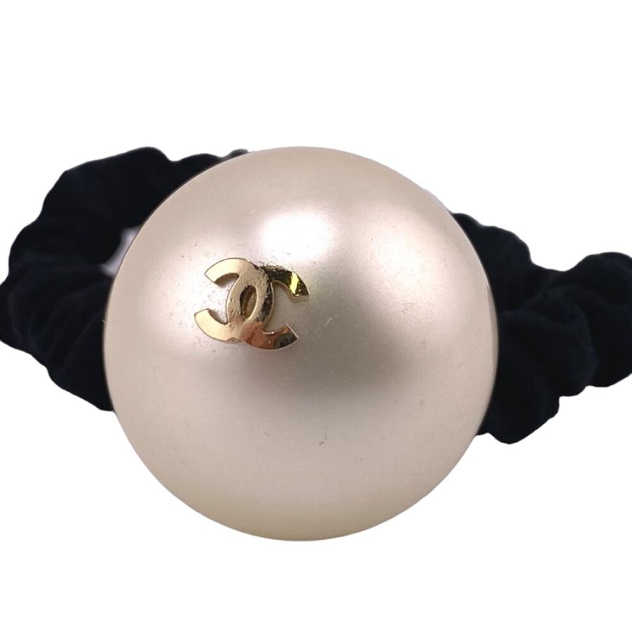 CHANEL/シャネル  ココマーク ヘアゴム F21V フェイクパール  GP ヘアアクセサリー ブラック レディース ブランド CHANEL（シャネル） ココマーク ヘアゴム F21V フェイクパール GP ヘア