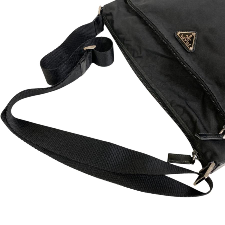 PRADA（プラダ） 三角ロゴプレート ショルダーバッグ ブラック メンズ