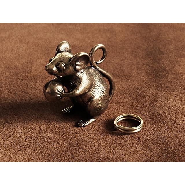 真鍮 ねずみ キーホルダー (木の実）ネズミ 鼠 マウス 干支 縁起物