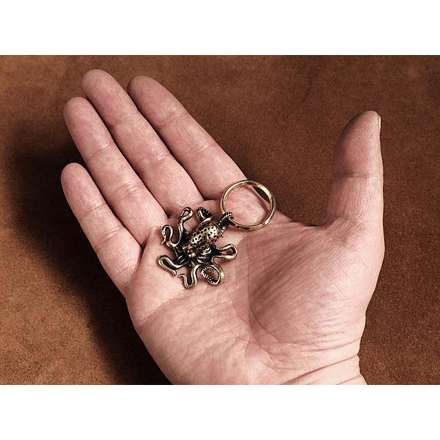 たこ 真鍮実心茶寵振子茶遊びアイデアは茶道零配招財タコを飼うことができます 真鍮 蛸 キーホルダー（リアル） タコ たこ 海洋生物 置物 インテリア