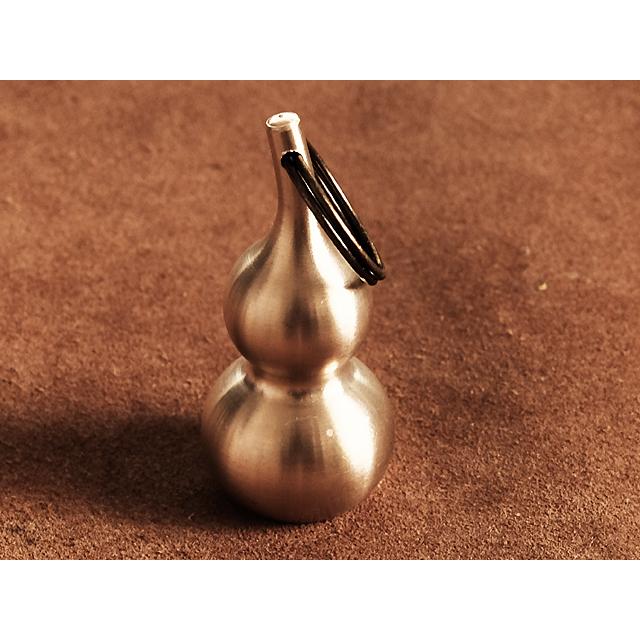 リング付き 真鍮製 キーホルダー（ひょうたん） 瓢箪 キーリング ネックレス アメカジ チャーム ミリタリー ブラス ペンダント トップ