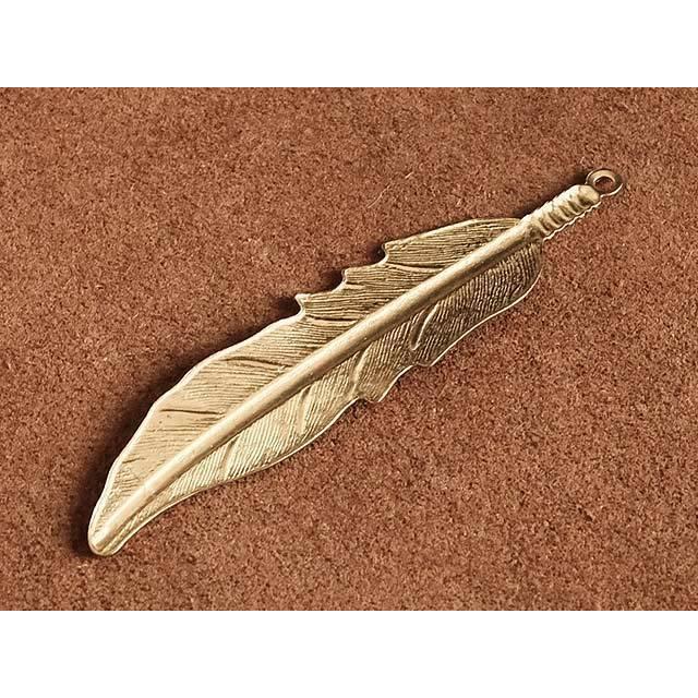 極小二重リング付き 真鍮チャーム（フェザー） 羽根 飾りパーツ 鳥