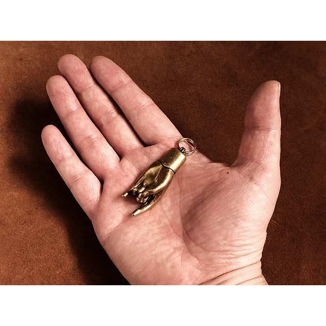 【修縁堂】羯磨キーホルダーです メッキ 六字付き大明呪と準持ち呪ふつたの呪輪 修縁堂】羯磨キーホルダーです メッキ 六字付き大明呪と準持ち呪