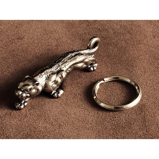 真鍮製 キーホルダー（ヒョウ）レオパード 豹 パンサー ネコ科 漢字 二