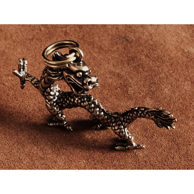 真鍮 ドラゴン キーホルダー ターンアラウンド 龍 辰 竜 四神 青龍 キーリング チャーム キーリング ブラス 二重カン キーチェーン Brass Brass Store 通販 Yahoo ショッピング