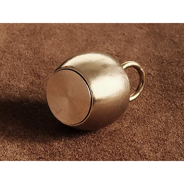 真鍮 リンゴ キーホルダー（ケース仕様）りんご 林檎 アップル 小物入れ 果物 フルーツ ピルケース ゴールド キーリング チャーム ブラス