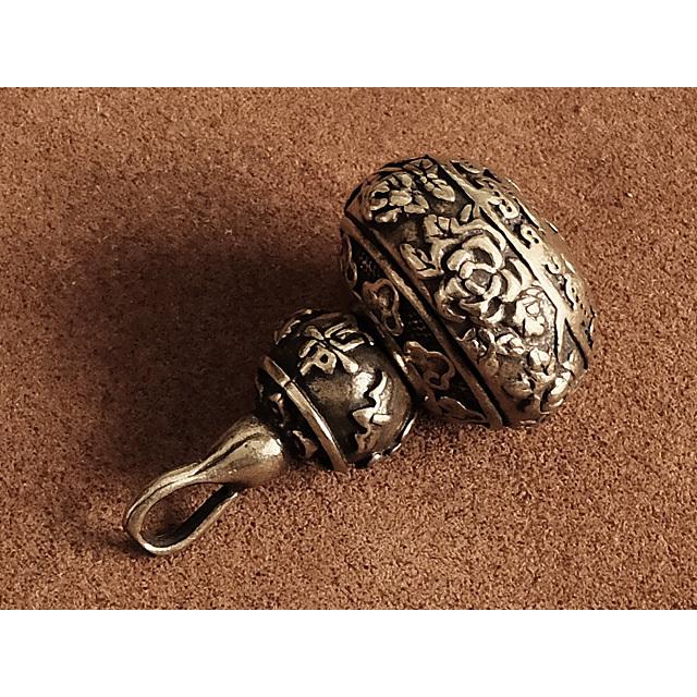 二重リング付き 真鍮 キーホルダー 壺 つぼ ツボ キーリング ブラス 金属 ゴールド アメカジ チャーム 工芸品 漢字 花 模様 キャップ Brass Brass Store 通販 Yahoo ショッピング