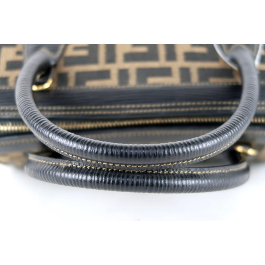FENDI（フェンディ） 【新品同様・未使用】FENDI ズッカ バニティ型