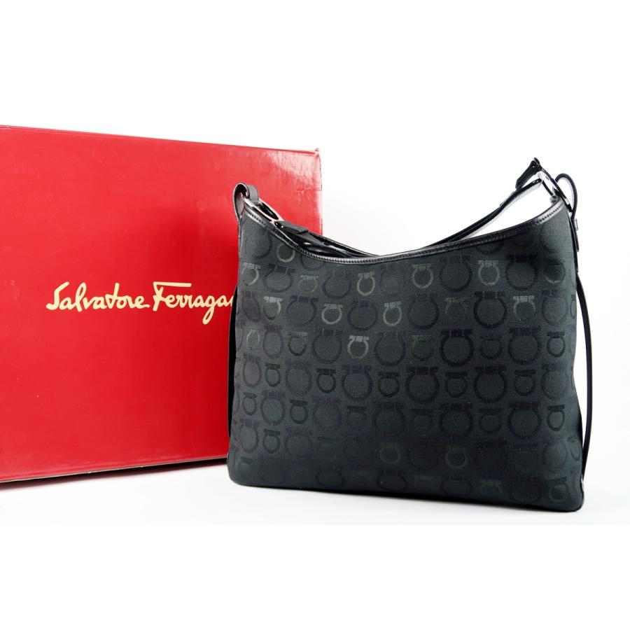 FERRAGAMO（フェラガモ） 【超美品】Ferragamo ガンチーニ キャンバス