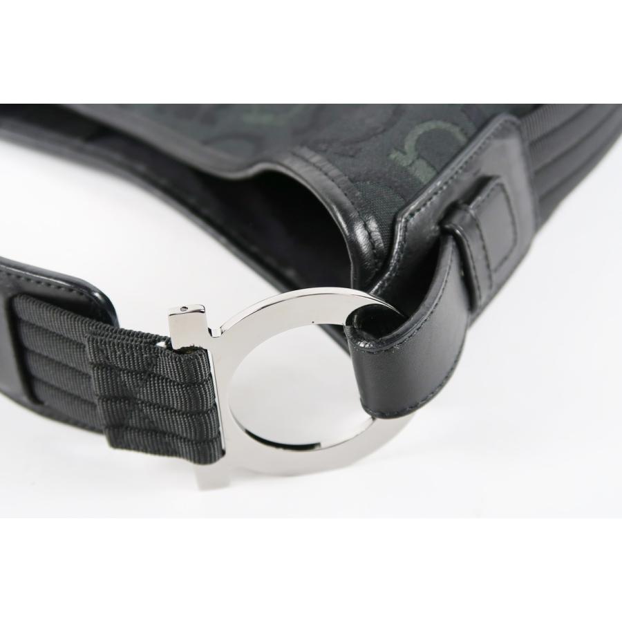 FERRAGAMO（フェラガモ） 【超美品】Ferragamo ガンチーニ キャンバス