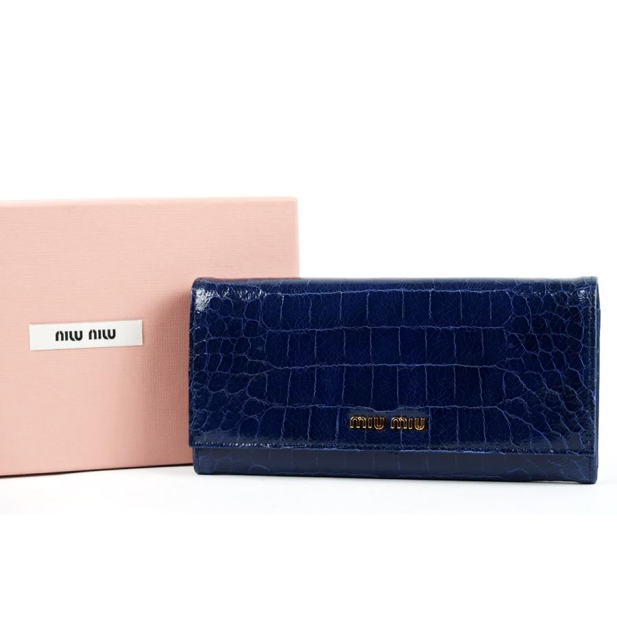 極美品✨ミュウミュウ　クロコ型押し　カーフレザー　二つ折り財布　ネイビー miu miu（ミュウミュウ） 【新品同様・未使用品】miumiu クロコ型押し