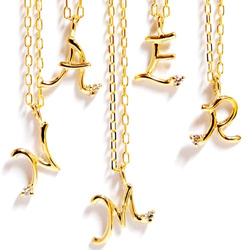 イニシャル ペンダントネックレス 8mmハンドライティング ダイヤモンド