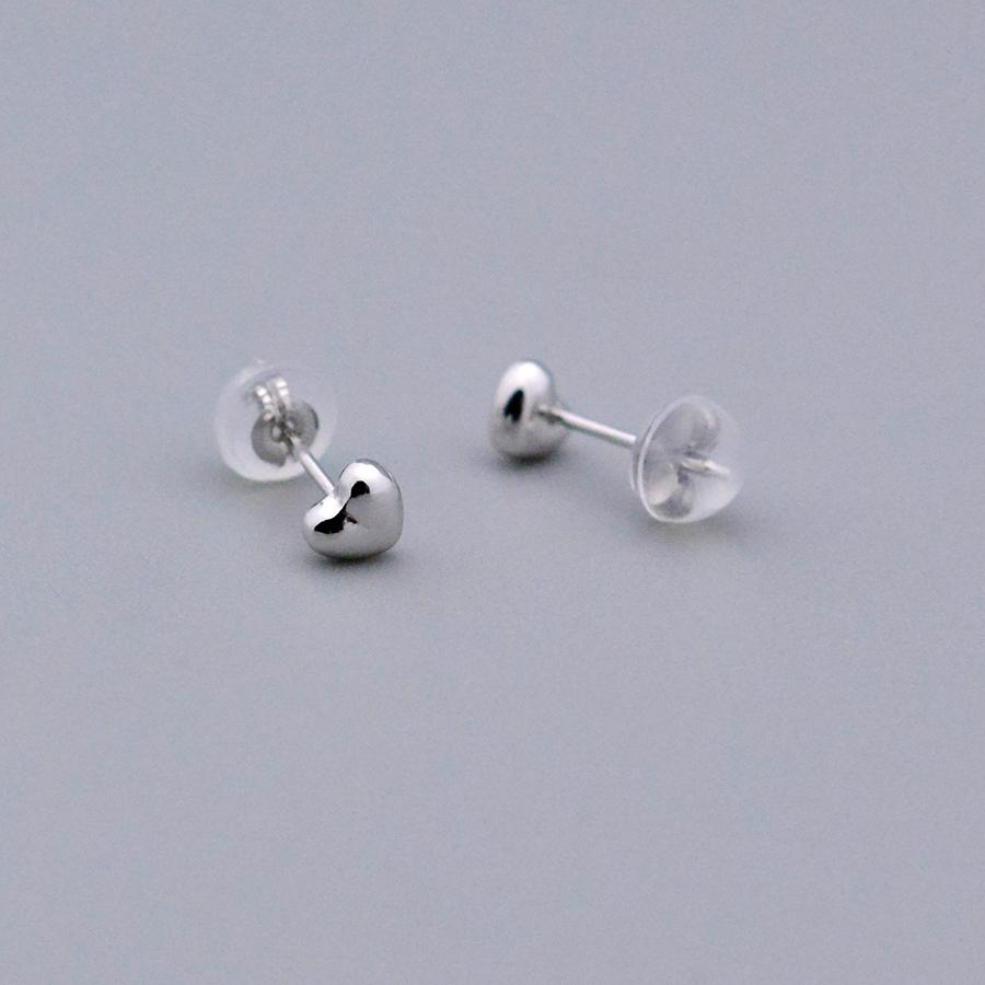 ハートスタッドピアス4mm-K18 ホワイトゴールド ピンクゴールド イエローゴールドの画像