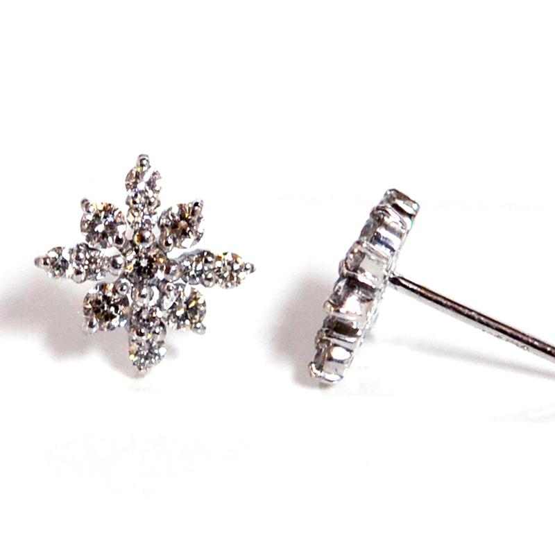 合計1.3ct ！K18WG ダイヤモンドピアス　雪 合計1.3ct ！K18WG ダイヤモンドピアス雪