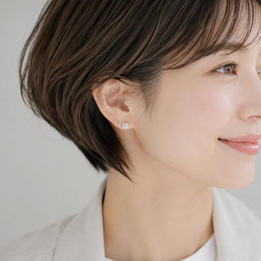 スクウェアダイヤモンドパヴェスタッドピアス0.45 pt900プラチナ 