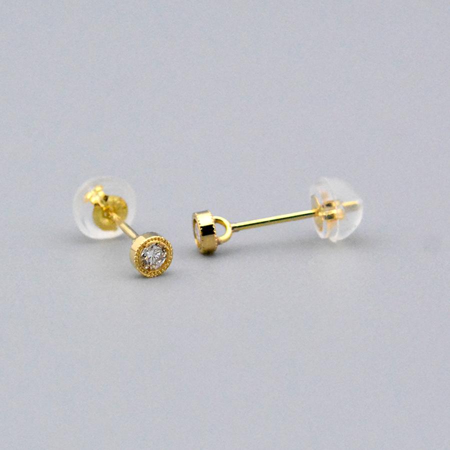 リボン スタッドピアス ホワイトゴールド ダイヤモンド ミルグレインラウンドスタッドピアスダイヤモンド0.10ctK18ホワイト