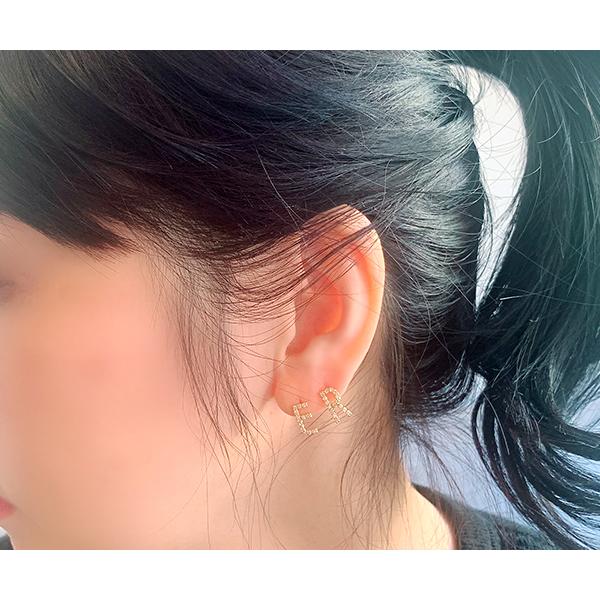 Kダイヤモンドイニシャルスタッドピアス K18イエローゴールド : CASHO