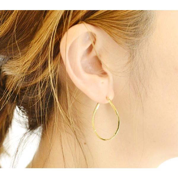 スクウェアツイストオーバルフープピアスK18イエローゴールド20mm×30mm