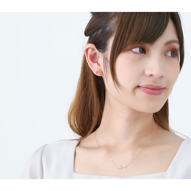 ラージクロスサイドウェイペンダントネックレスイエローゴールドK18YGの画像