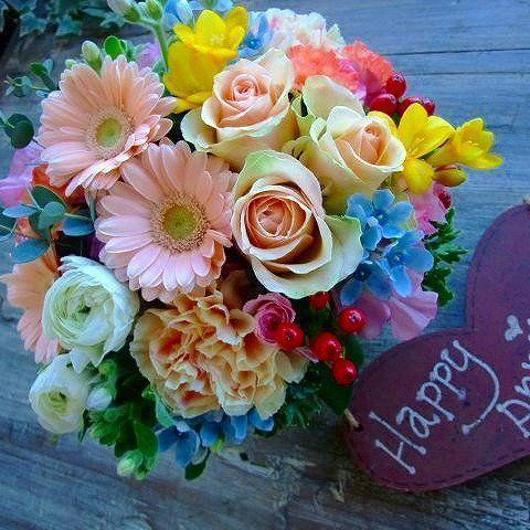 フラワーアレンジ おまかせフラワーアレンジメメント 誕生日や記念日には人気NO.1アイテム（Yahoo!・with flower Breeze）