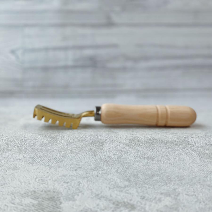 ウロコ取り 真鍮 うろこ 取り 燕三条 日本製 しんちゅう 魚 おすすめ 魚の 鱗 引き 飛び散らない 機 落とし さばく プロ 業務用 三枚おろし | STYLENEO | 07