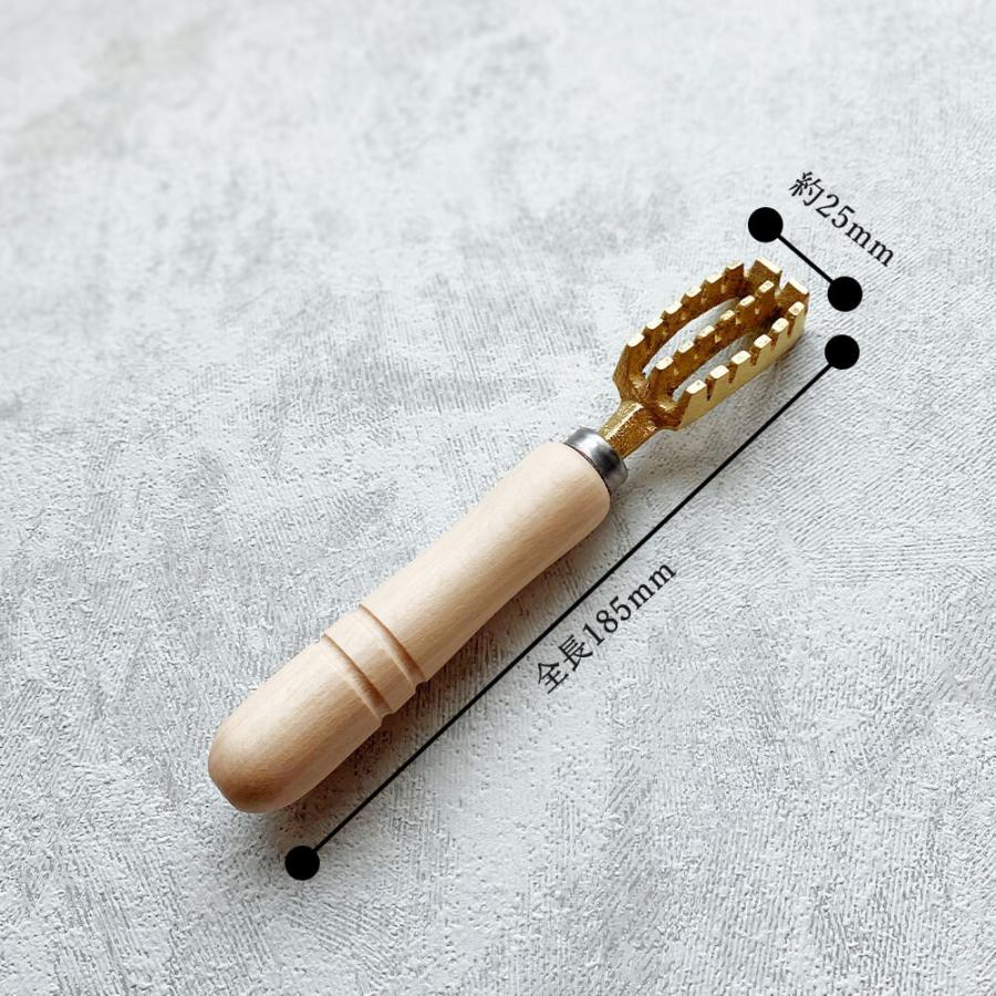 ウロコ取り 真鍮 うろこ 取り 燕三条 日本製 しんちゅう 魚 おすすめ 魚の 鱗 引き 飛び散らない 機 落とし さばく プロ 業務用 三枚おろし | STYLENEO | 08