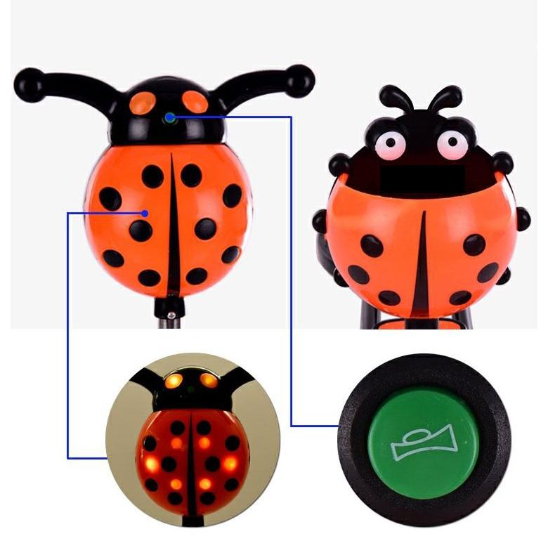 送料無料 キックボード 子供 4輪 光るホイール 音楽 キックスケーター 子供用 キックスクーター 左右独立 ブレーキ付 高さ調節 安全設計 かわいい |  | 18