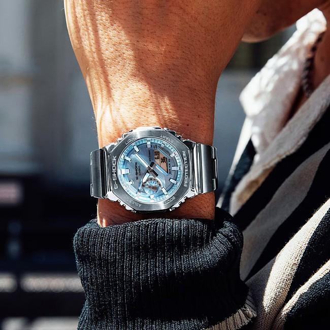 CASIO/G-SHOCK カシオ/Gショック メンズ腕時計 メタルベルト アナデジモデル ライトブルー(海外モデル)GM-2110D-2Aの画像