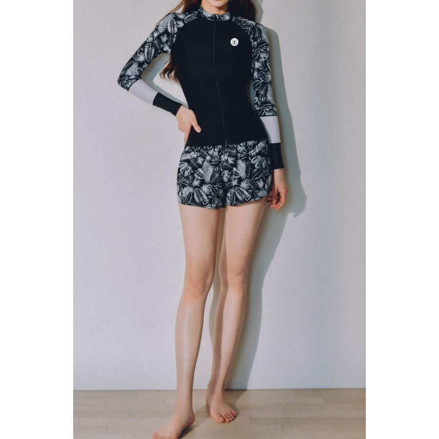 水着 レディース 体型カバー フィットネス ラッシュガード タンキニ ビキニ 5点セット タンクトップ レギンス 可愛い UVカット ボタニカル柄 ブラック |  | 05