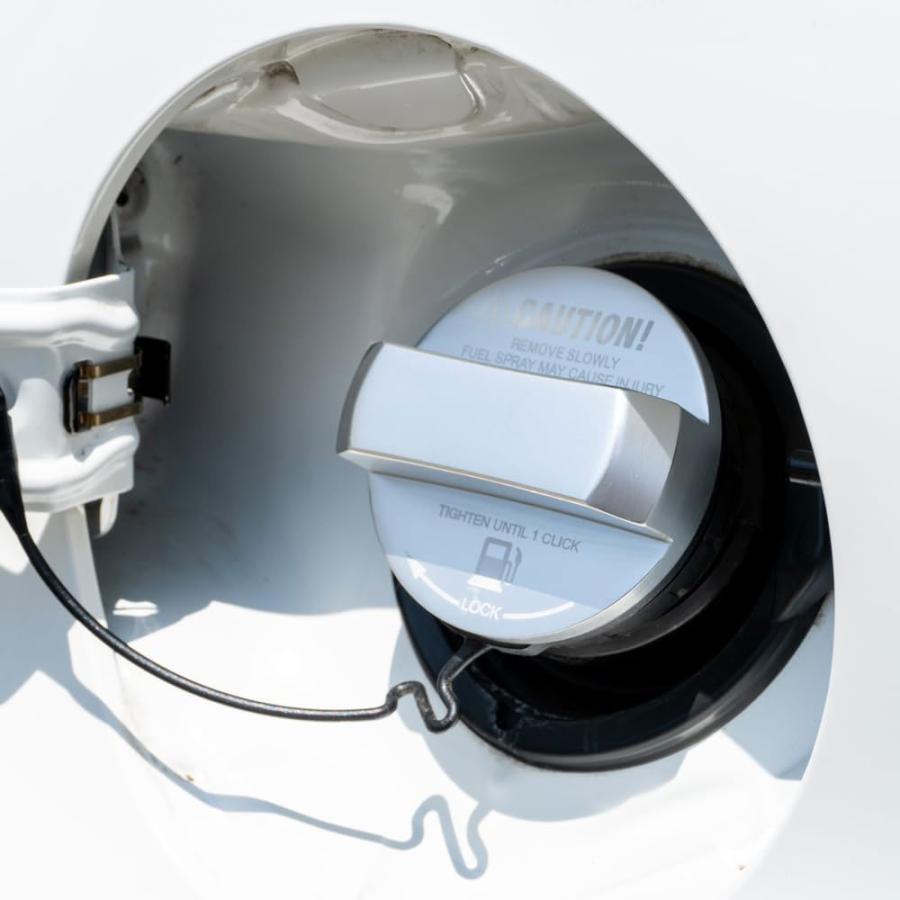 アルミ製 給油口キャップカバー （シルバー） TOYOTA車用 HIACE NOAH