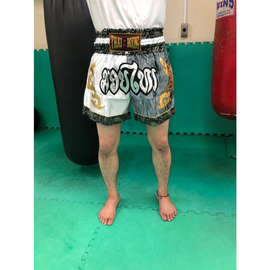 ムエタイ トランクス キックボクシング K-1 パンツ 試合 練習 プロ アマ 男女兼用 タイ製 (子供用ホワイト＆グレー) |  | 02