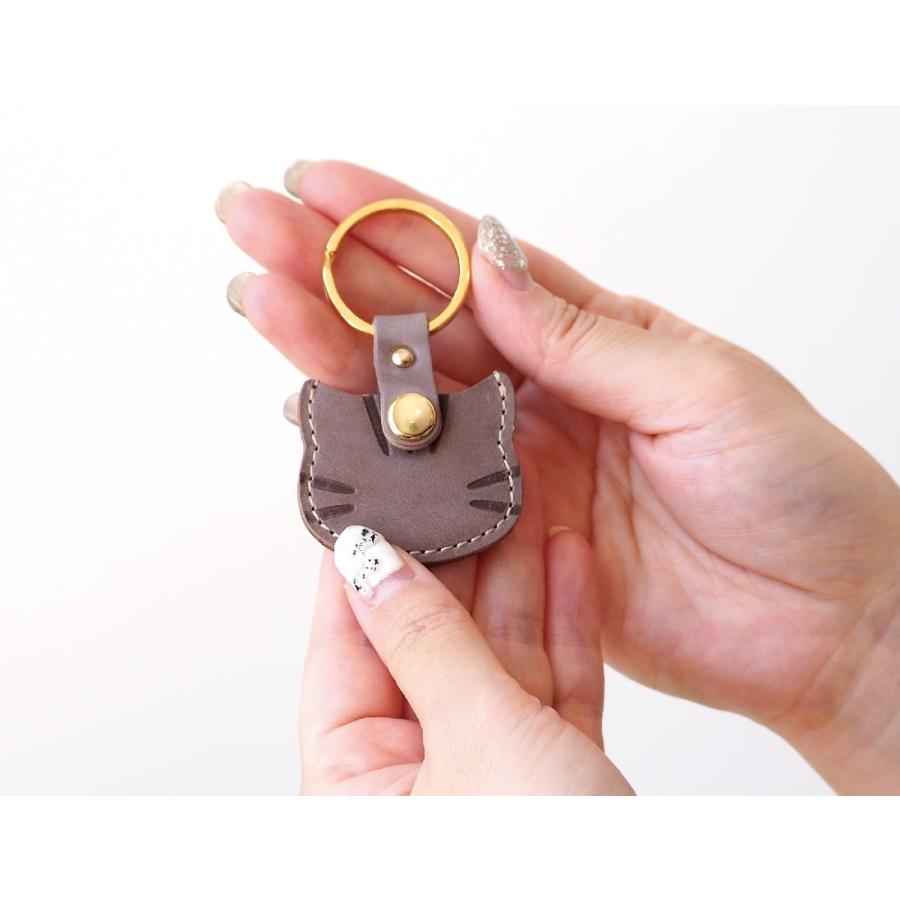 500円玉が入るキーホルダー ねこ型 トラ柄 本革 日本製 duende : 革