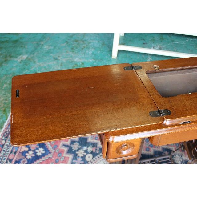 ☆在庫一掃セール在庫一掃セール☆ アンティーク 家具 ブラザー 足踏み
