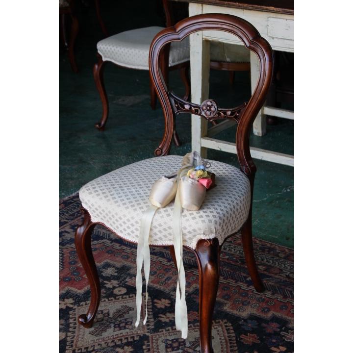 ☆在庫一掃セール☆イギリス アンティーク家具 バルーンバックチェア