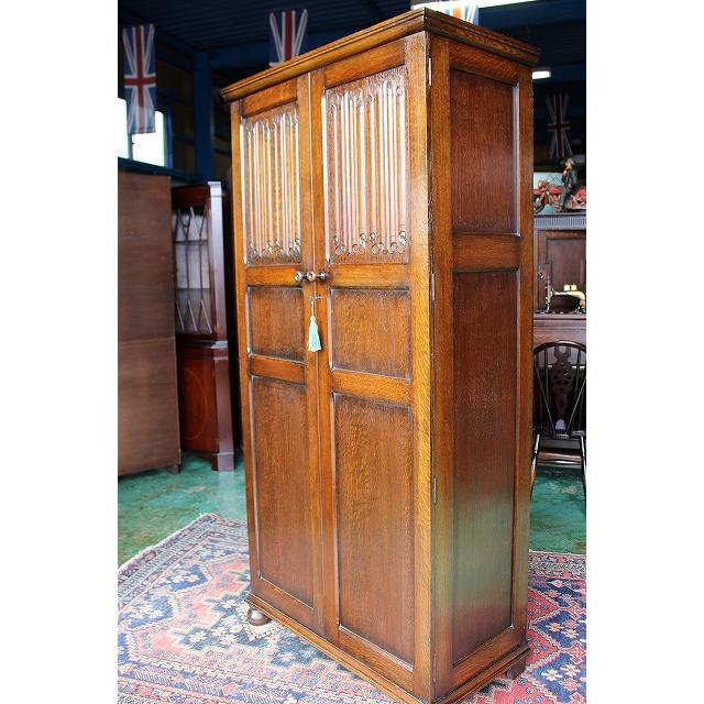 イギリスアンティーク家具 アンティークワードローブ ワードローブ  