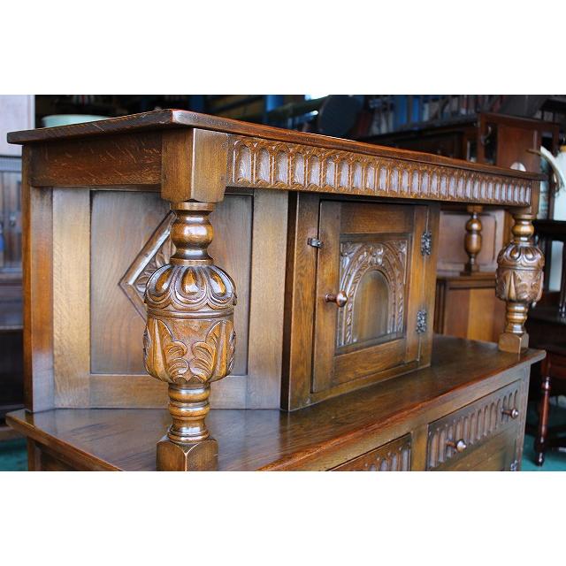 イギリスアンティーク家具 サイドボード コートサイドボード カップ