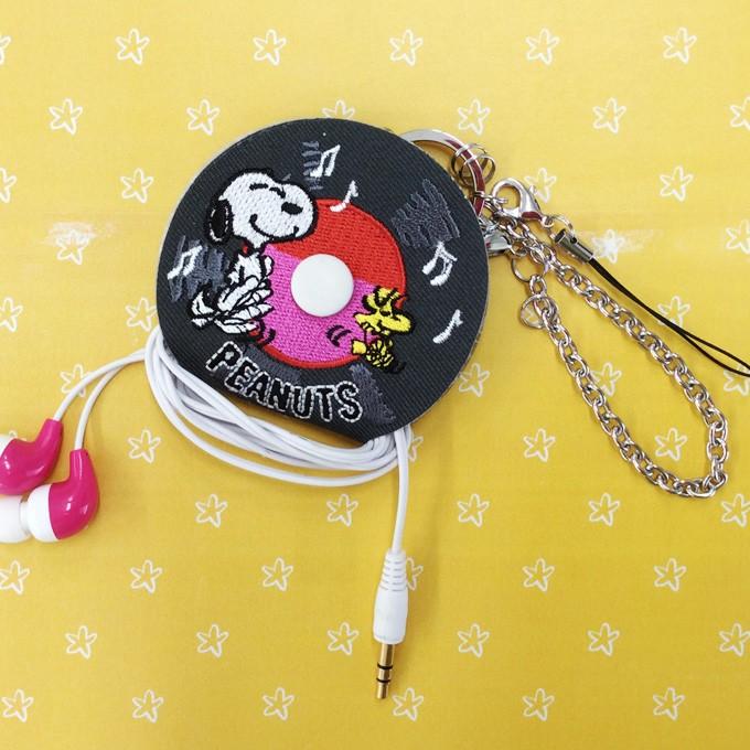 コードホルダー チャーム SNOOPY スヌーピー 65th 記念 限定 プレゼント イヤホン アクセサリー キャラ ストラップ 刺繍｜broderie01｜08