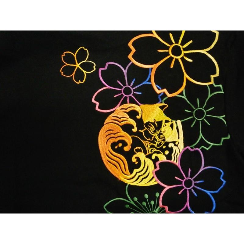 錦 にしき 半袖Tシャツ 588203 和柄刺繍 「虹色猫桜」柄 半袖Tシャツ