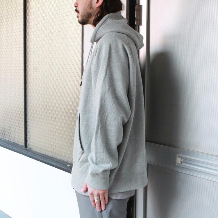 WHITE MOUNTAINEERING（ホワイトマウンテニアリング） スウェット