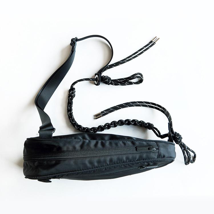 WHITE MOUNTAINEERING（ホワイトマウンテニアリング） ボディバッグ