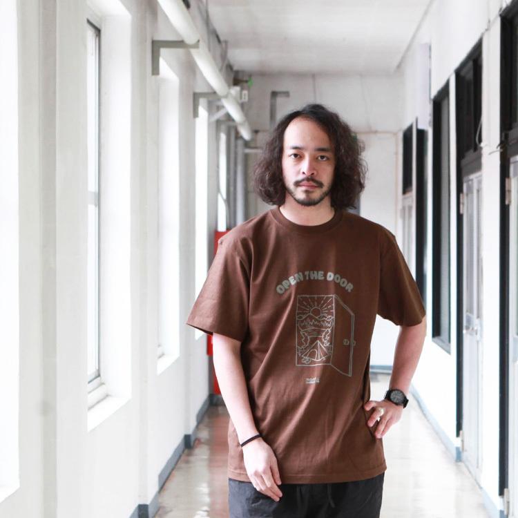 Natural Bicycle（ナチュラルバイシクル） トップス Tシャツ OPEN THE