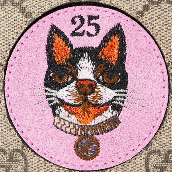Gucci 猫刺繍 二つ折り財布