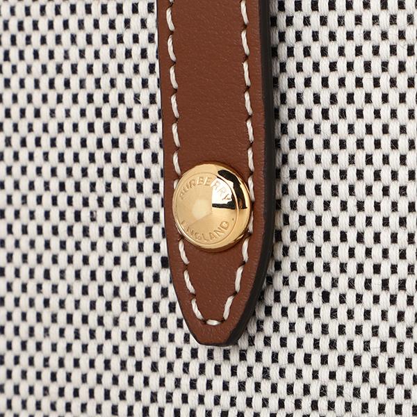 並行輸入 バーバリー 2つ折り財布 BURBERRY ホースフェリープリント 8039546 A1189ユニセックス ブラック 黒 ブラウン 茶 | BURBERRY | 08