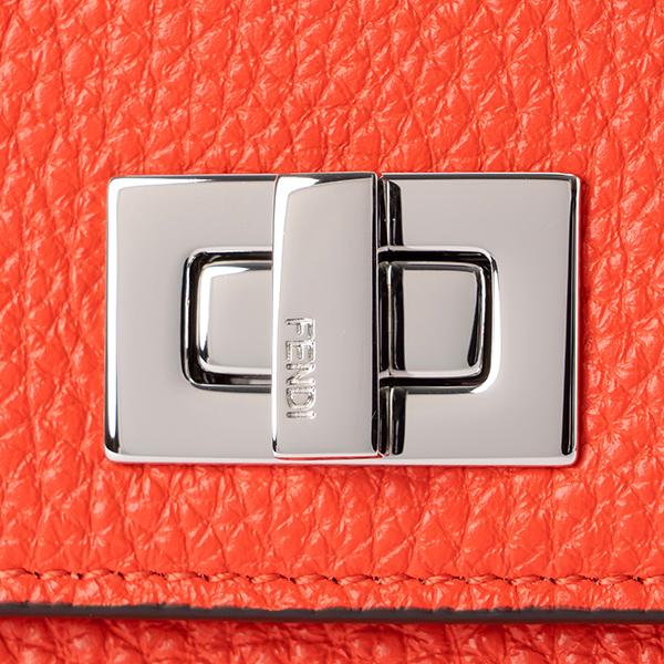 【美品】FENDI 財布 ピーカブー フェンディ FENDI セレリア ピーカブー 二つ折り財布 レザー 8M0438
