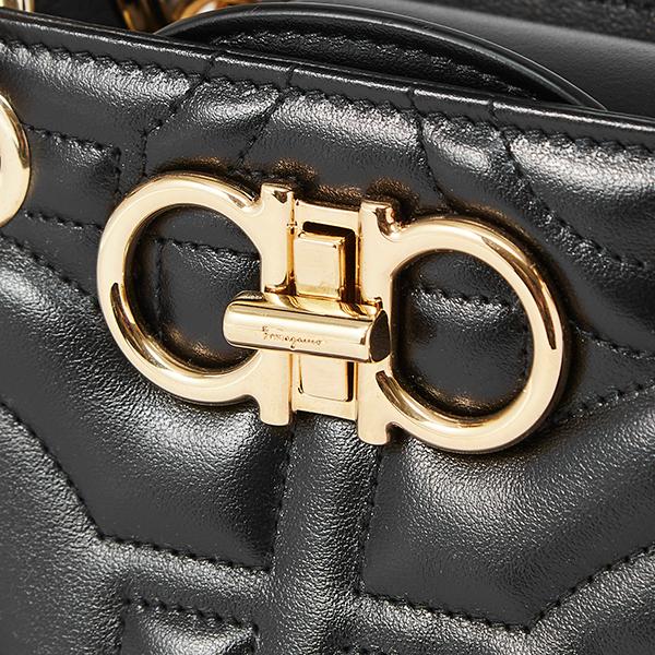 FERRAGAMO フェラガモ ハンドバッグ ガンチーニ マトラッセ FERRAGAMO フェラガモ ハンドバッグ ガンチーニ マトラッセ